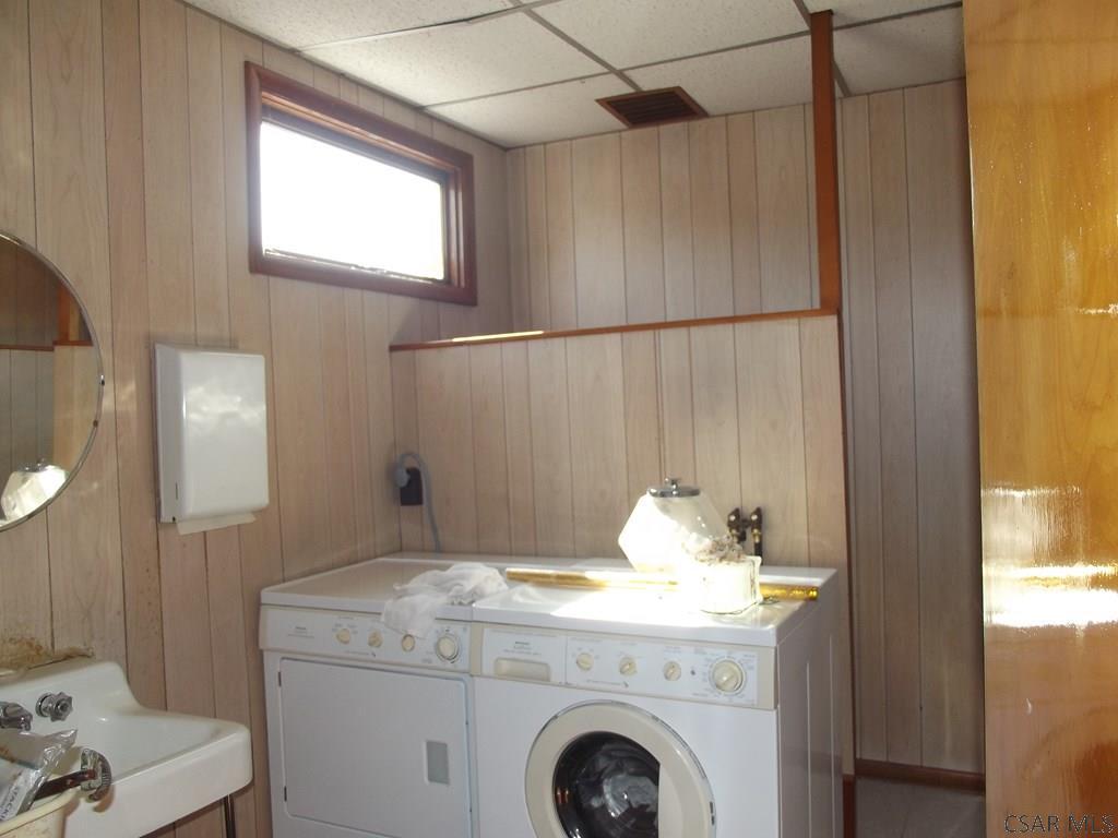 Laundry-Rest Room